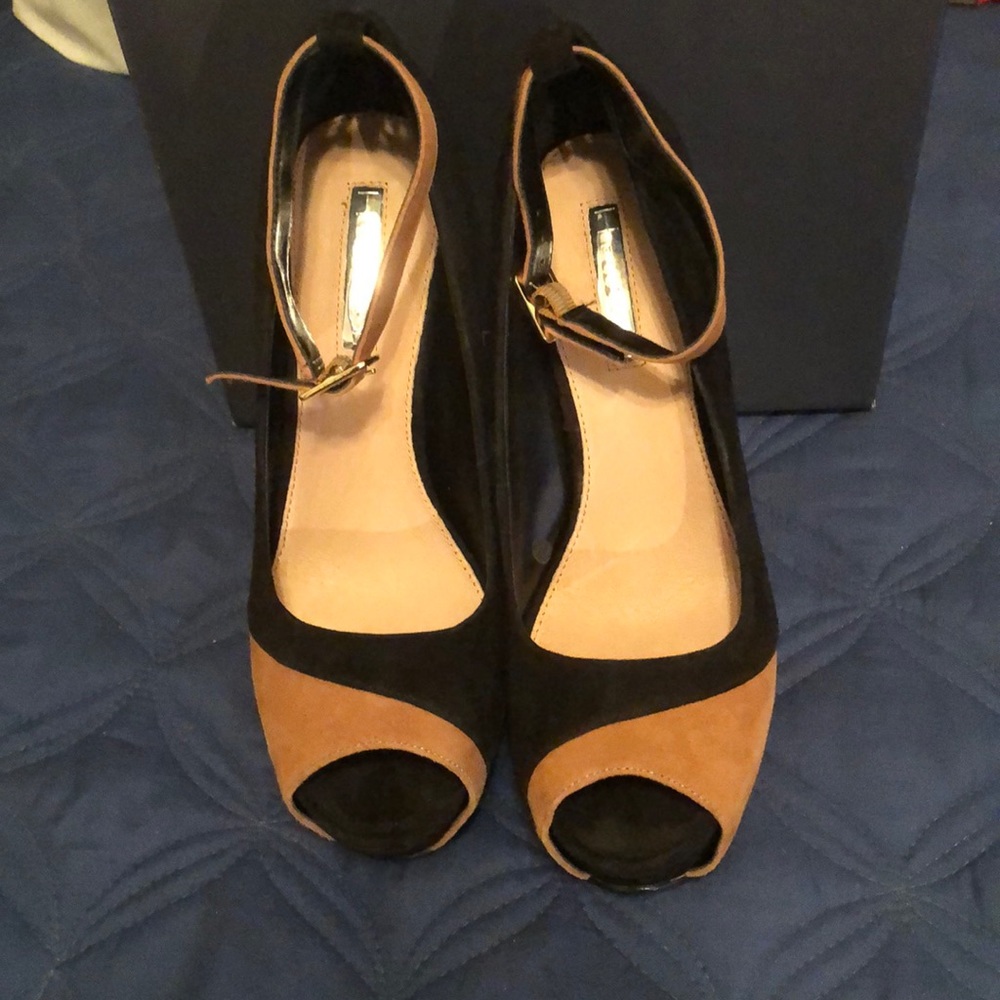 REANNA suede platform pump